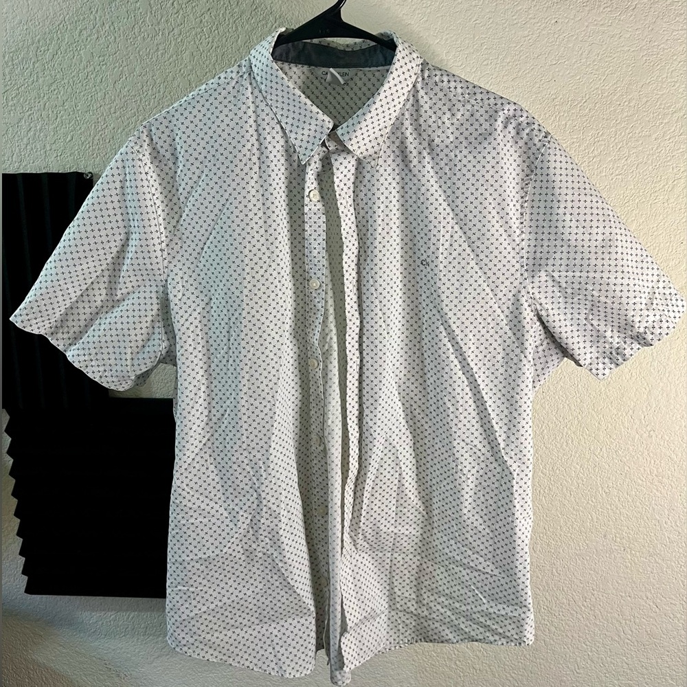 Men’s Calvin Klein Button Up size L